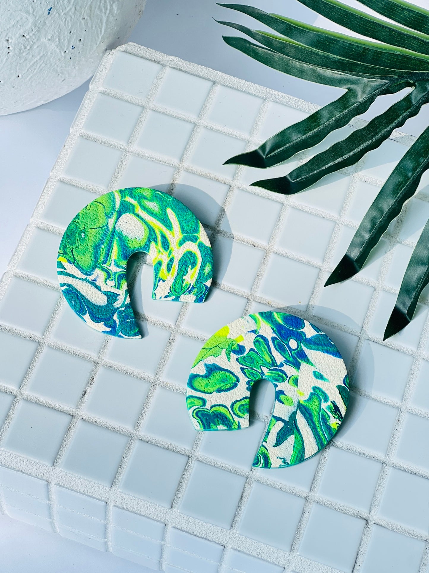 The Aries Midi in Cobalt, Green, and Cream Polymer