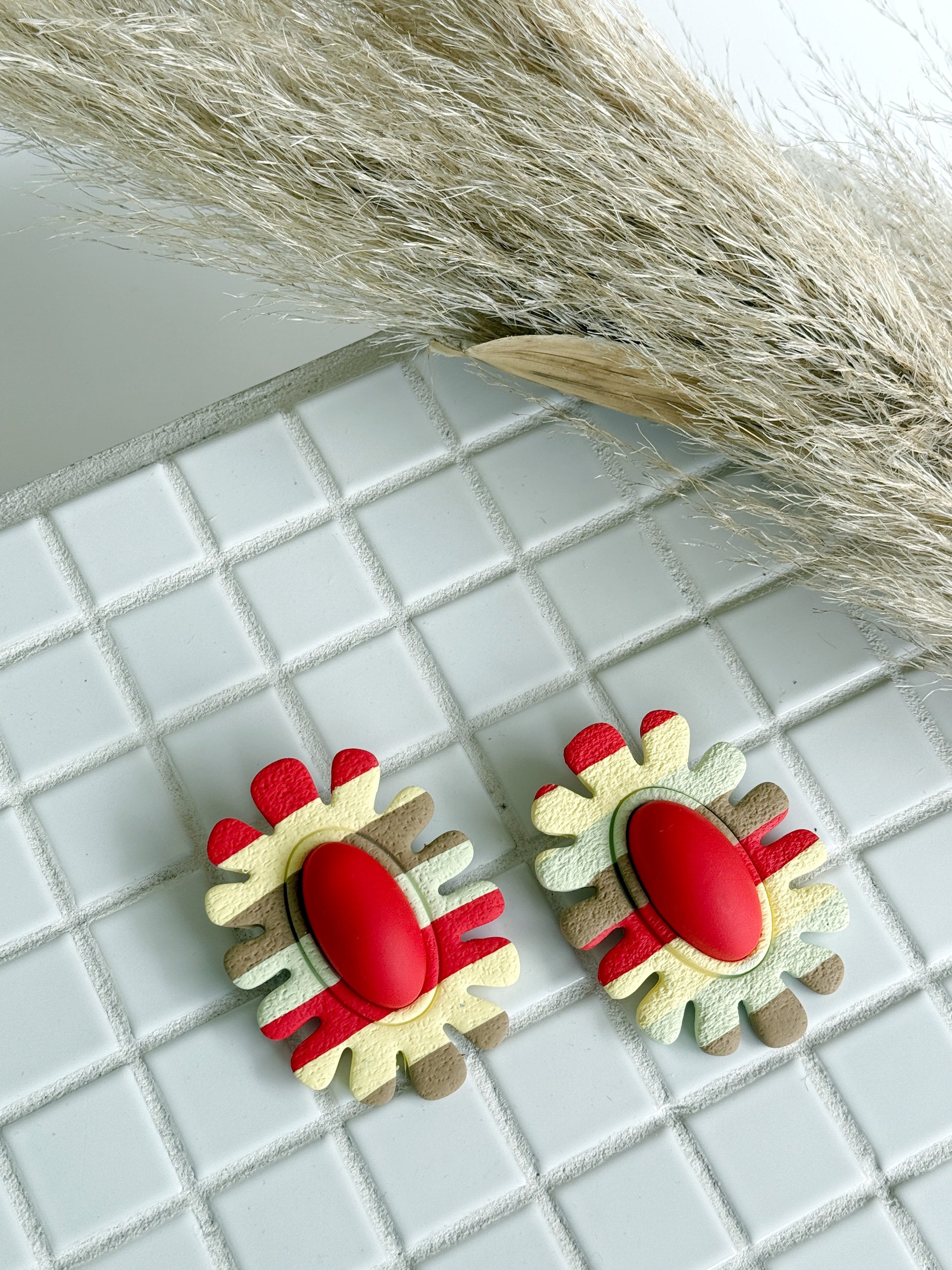 The Brio SINGLE in Tomato Red, Light Sage, Butter Yellow, and Khaki