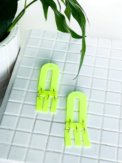 The Serena Arch in Lemon-Lime Acrylic