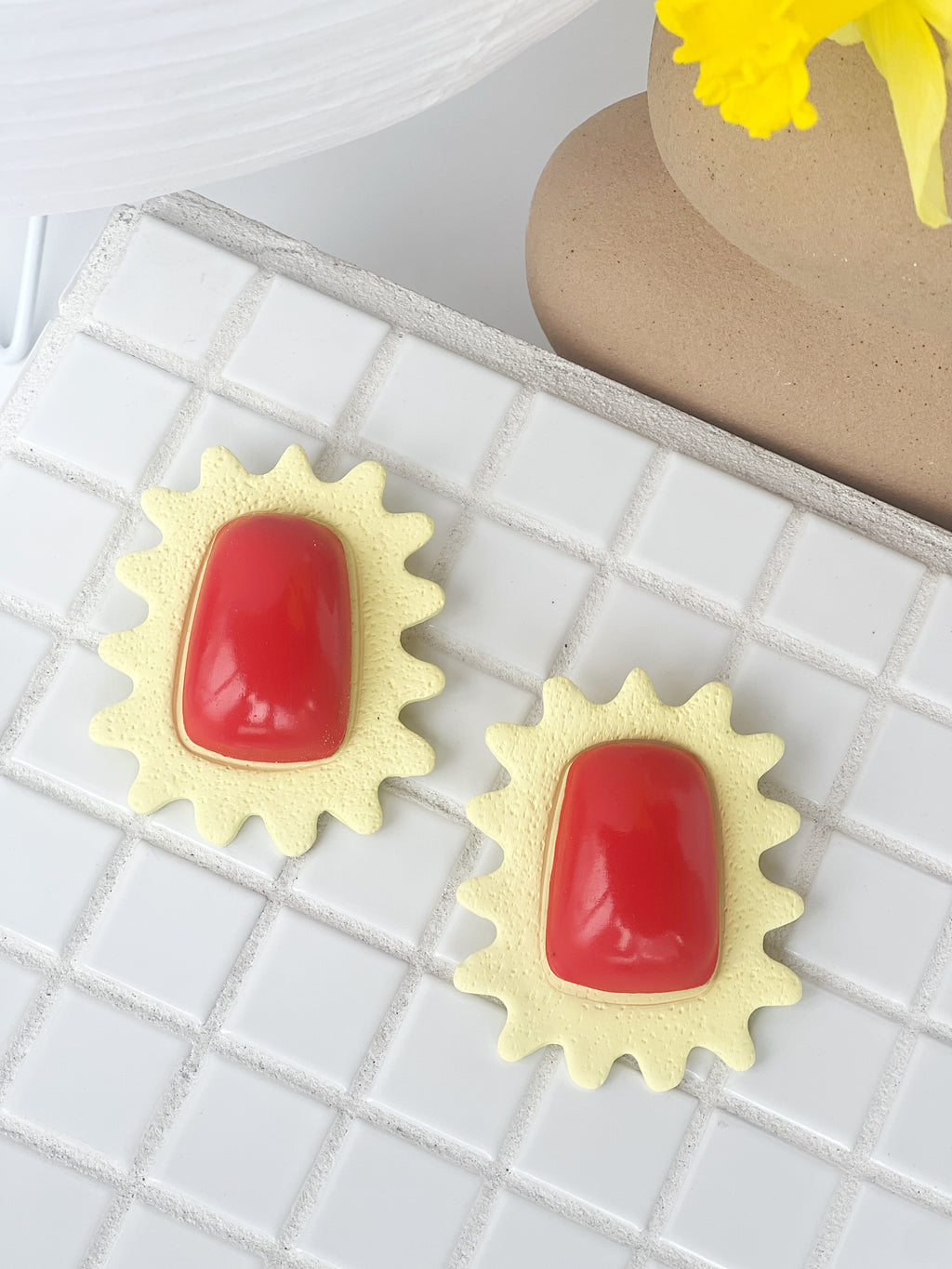 The Squiggle Frame in Butter Yellow + Tomato Red