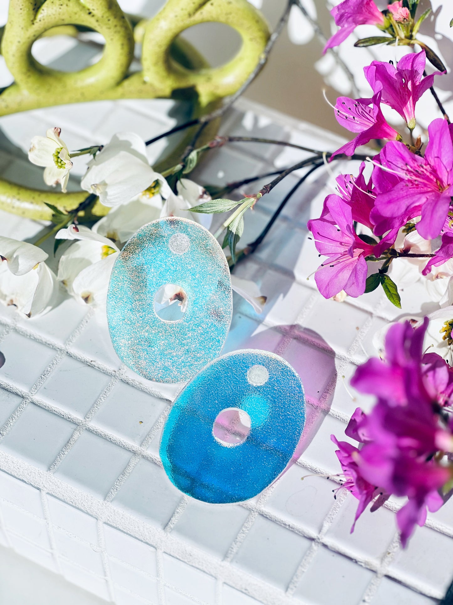 The Oval in Pebbled Holographic Acrylic